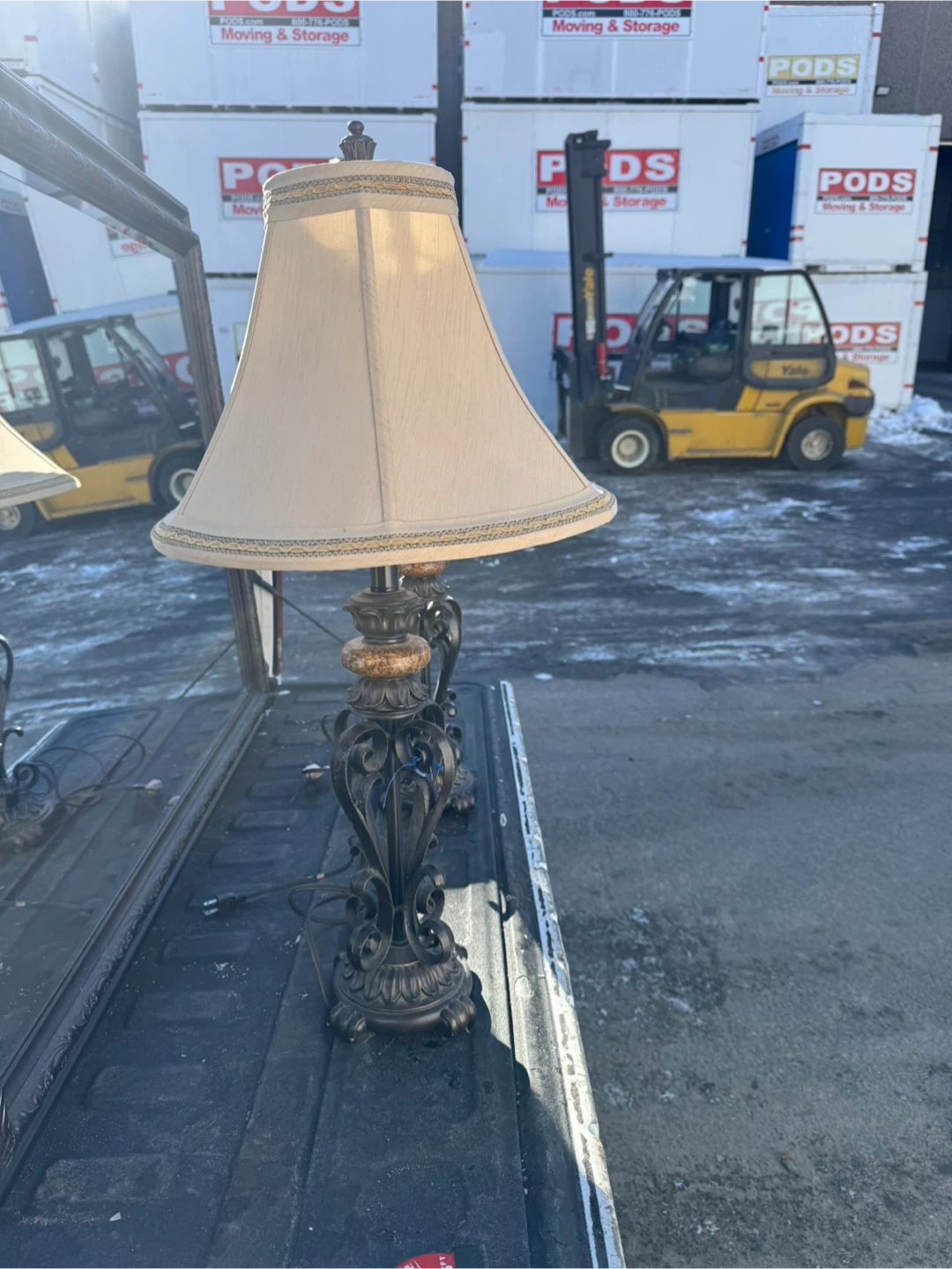 Set of 2 Vintage Ornate Table Lamps - photo 3