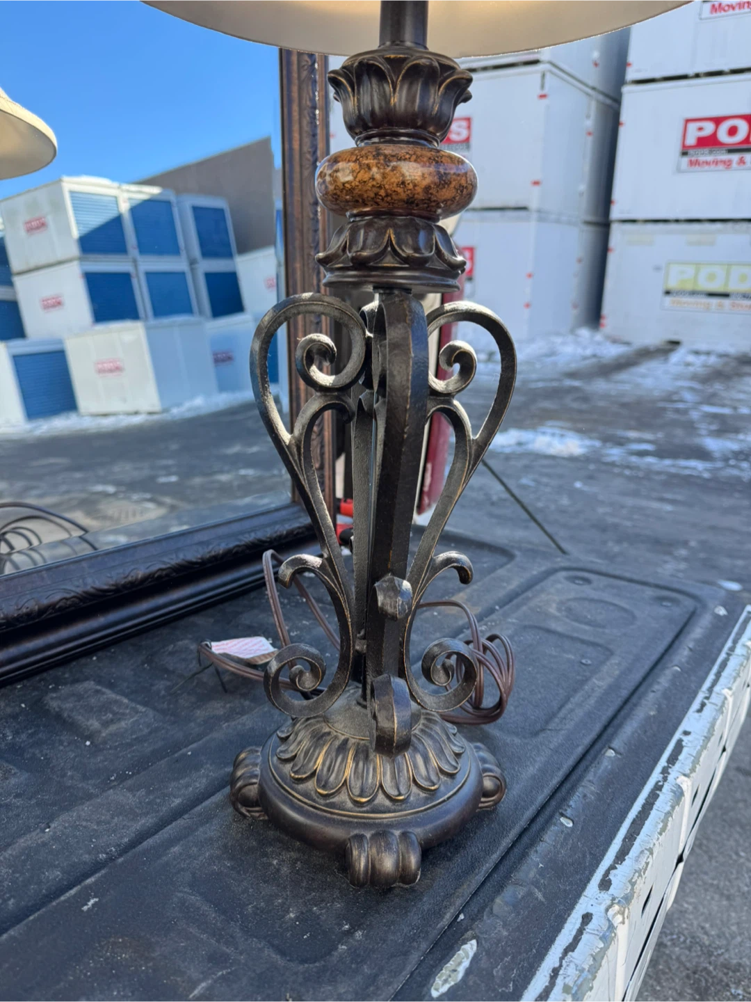 Set of 2 Vintage Ornate Table Lamps - photo 4