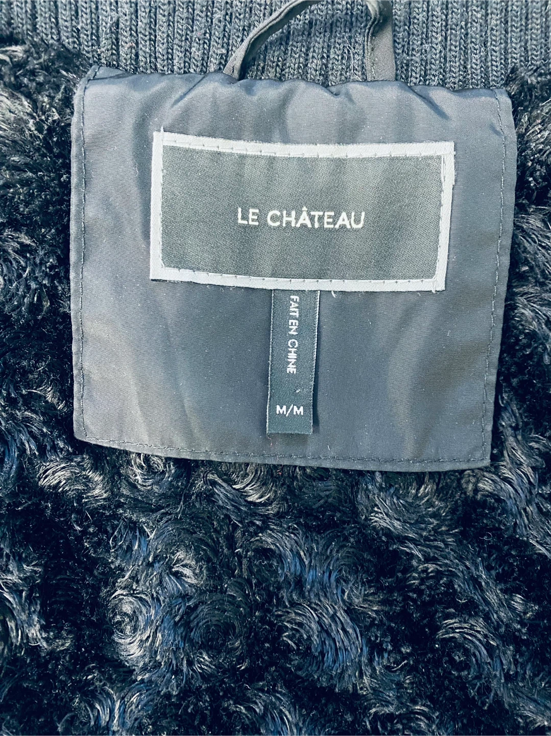 LE CHÂTEAU Black Jacket with Faux Fur Hood Size M - photo 3