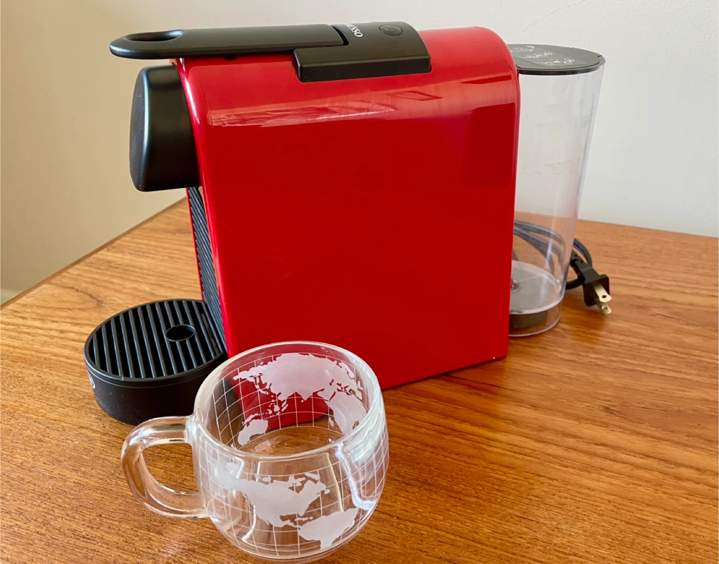 Red Nespresso Essenza Mini Coffee Machine by DeLonghi - photo 3