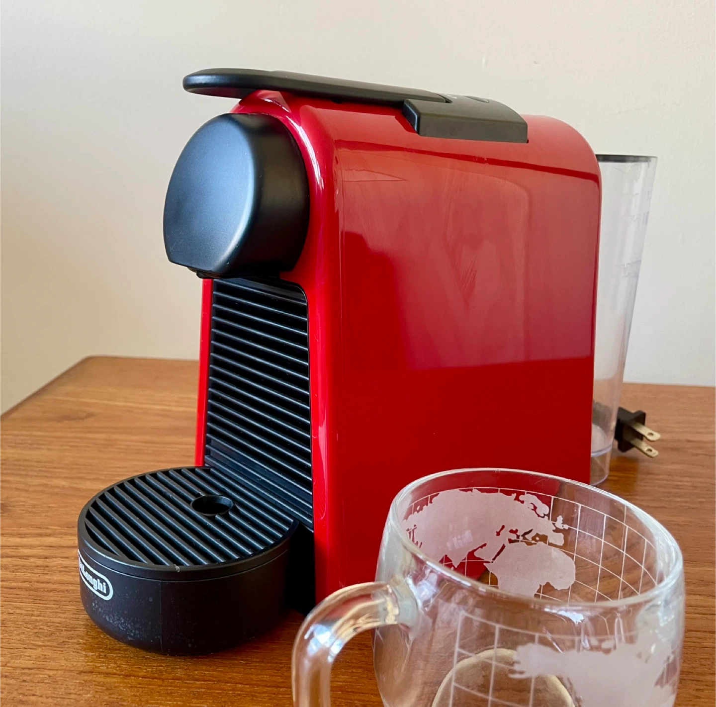 Red Nespresso Essenza Mini Coffee Machine by DeLonghi - photo 2