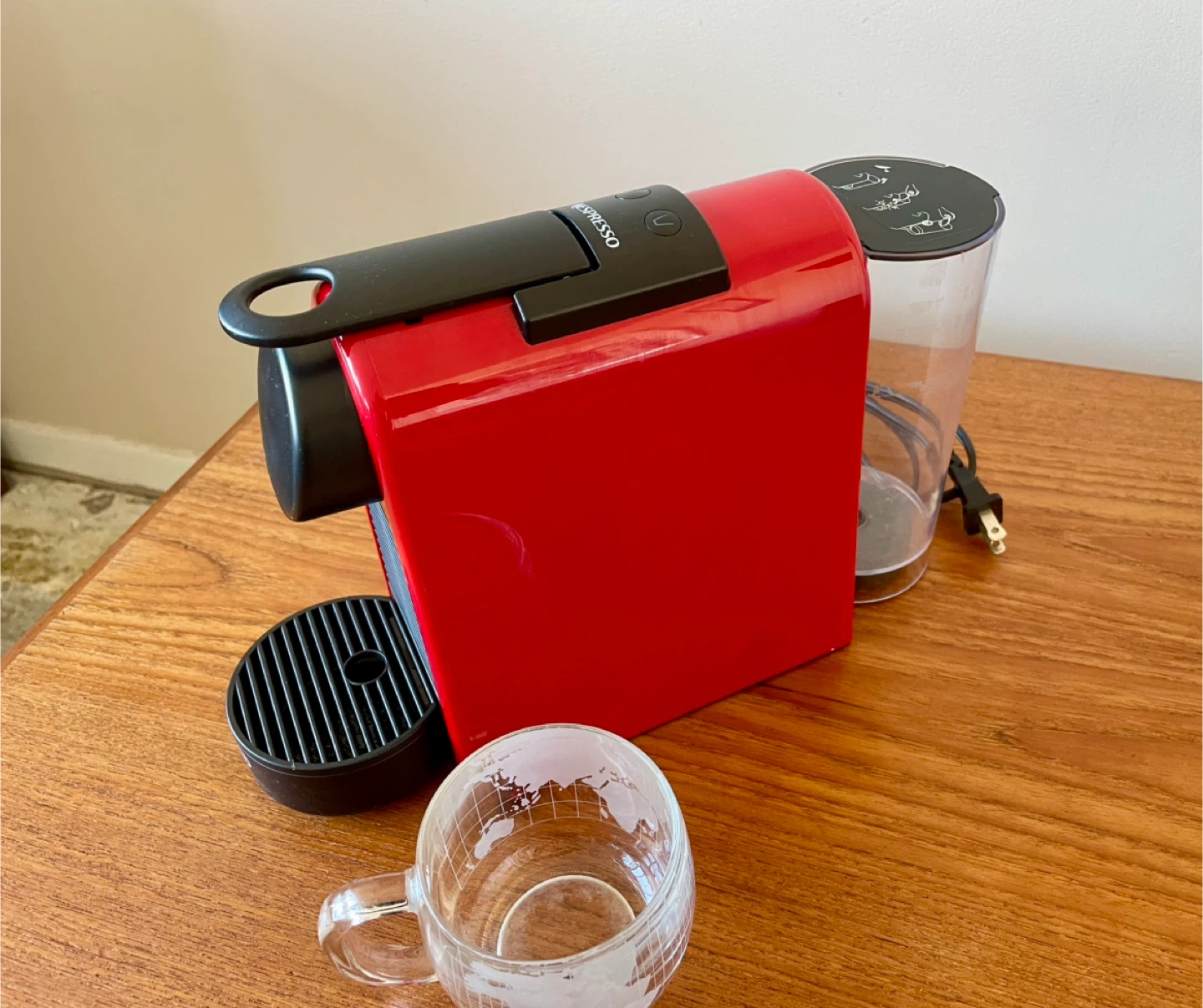 Red Nespresso Essenza Mini Coffee Machine by DeLonghi - photo 4