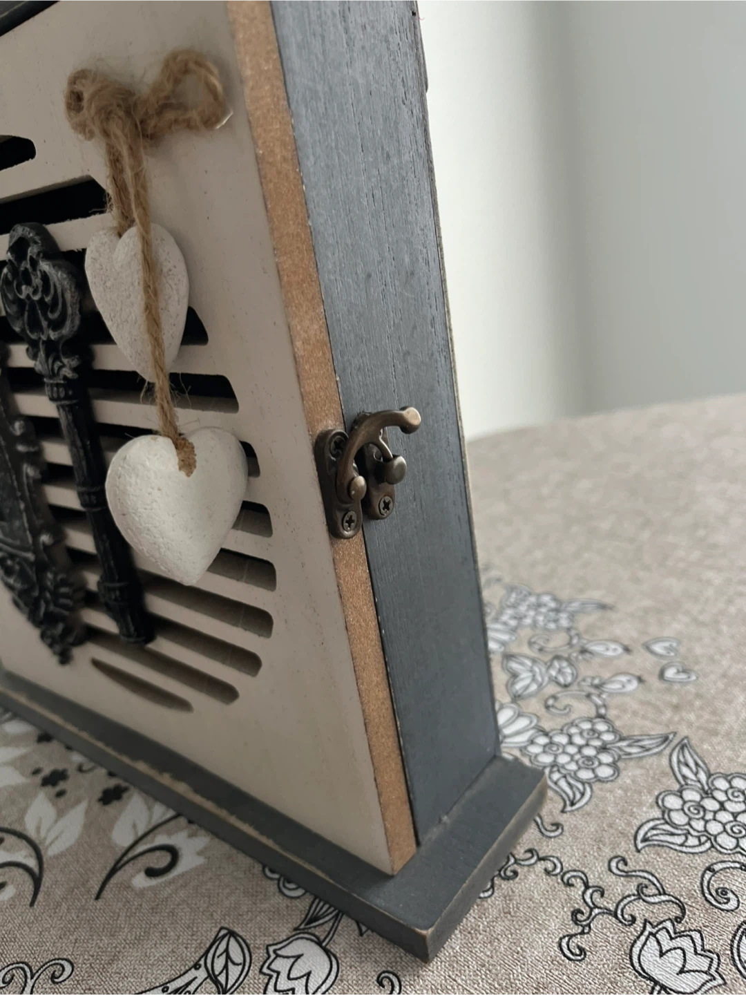 Decorative Wooden Key Holder - photo 3