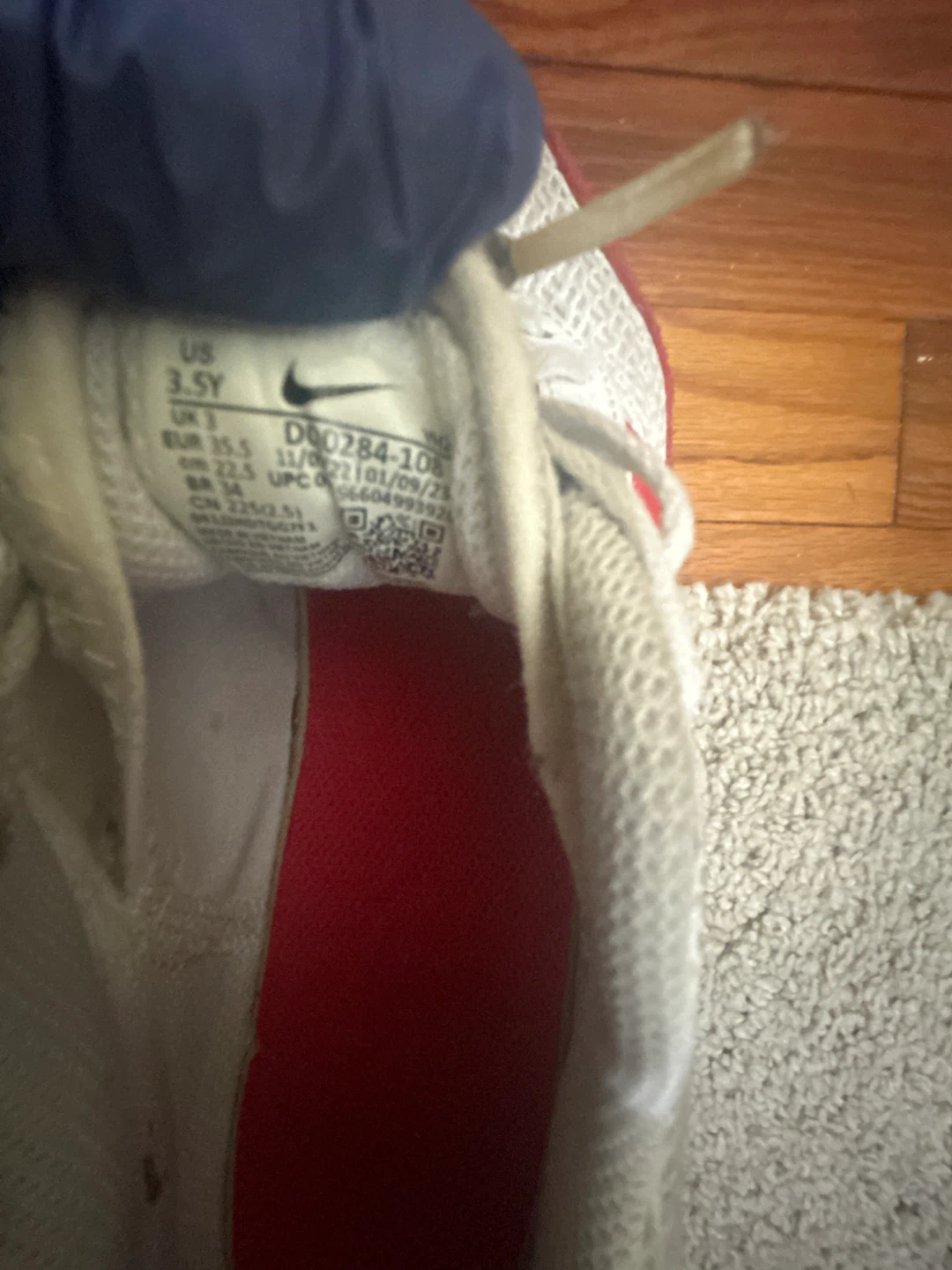 Nike Air Max Shoes White/Red Size 3.5Y - photo 3