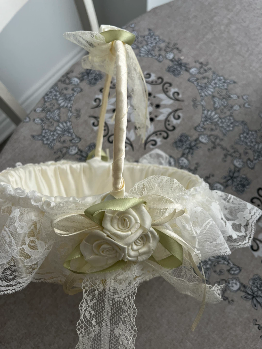 White Flower Girl Basket with Lace and Roses - photo 3