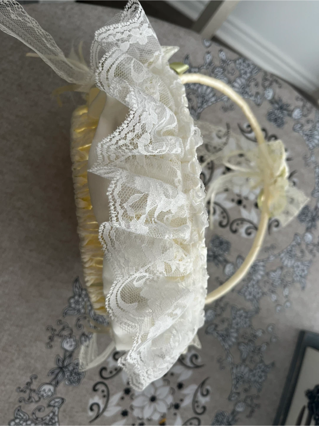 White Flower Girl Basket with Lace and Roses - photo 5