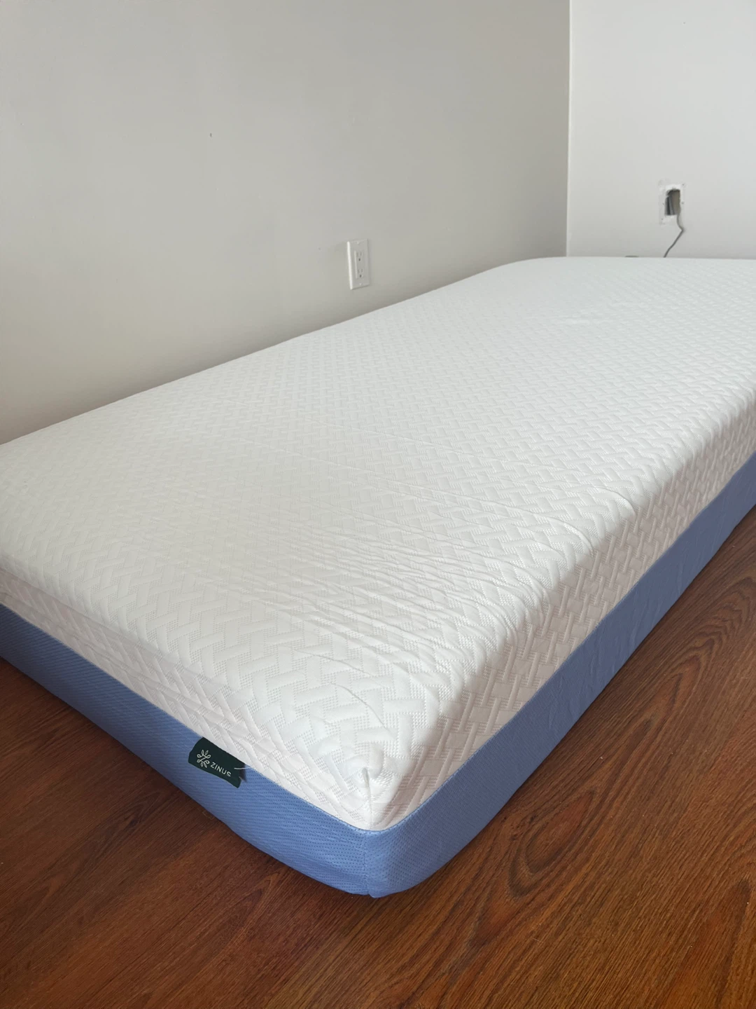 Zinus Mattress BRAND NEW TWIN