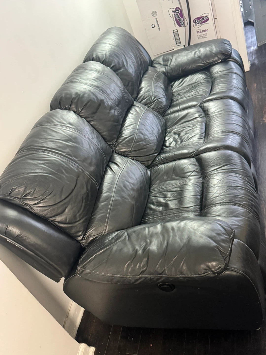 Black Leather Power Reclining Sofa – Great Condition - photo 3