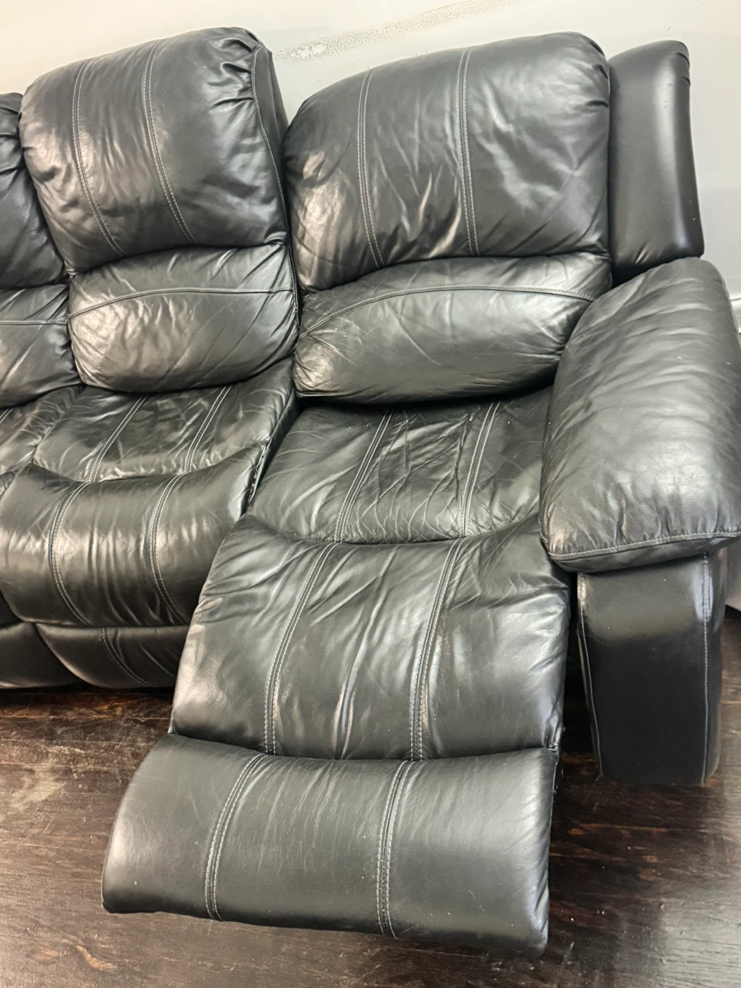 Black Leather Power Reclining Sofa – Great Condition - photo 2
