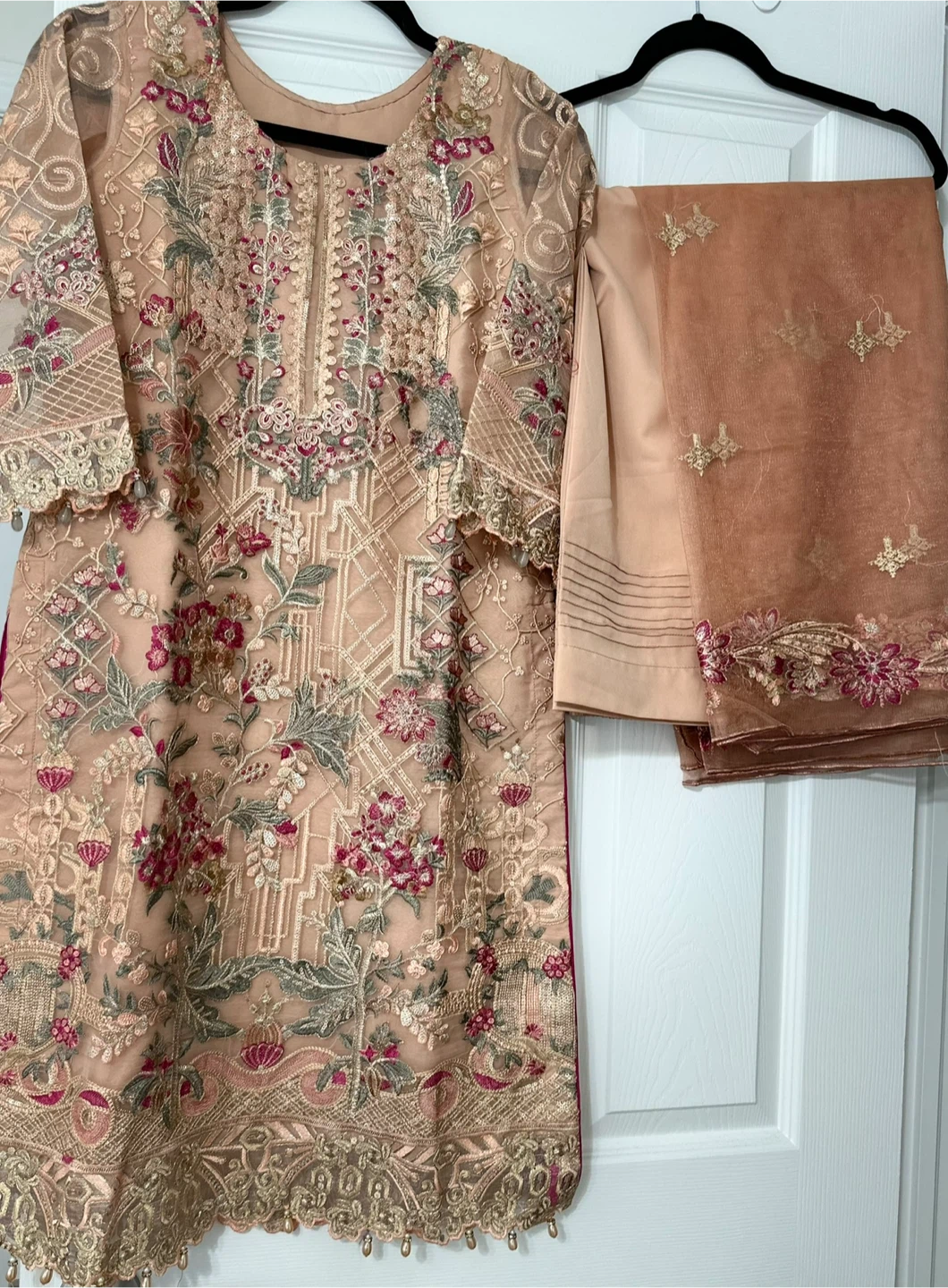 Embellished Peach Kurti with Pants and Dupatta Set - photo 4
