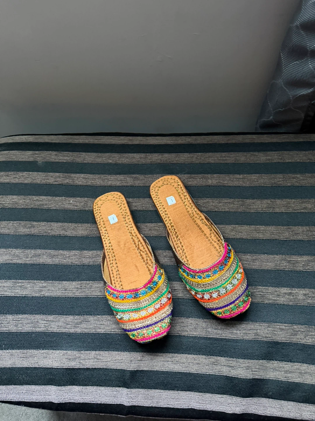 Kids Embroidered khussa - photo 2