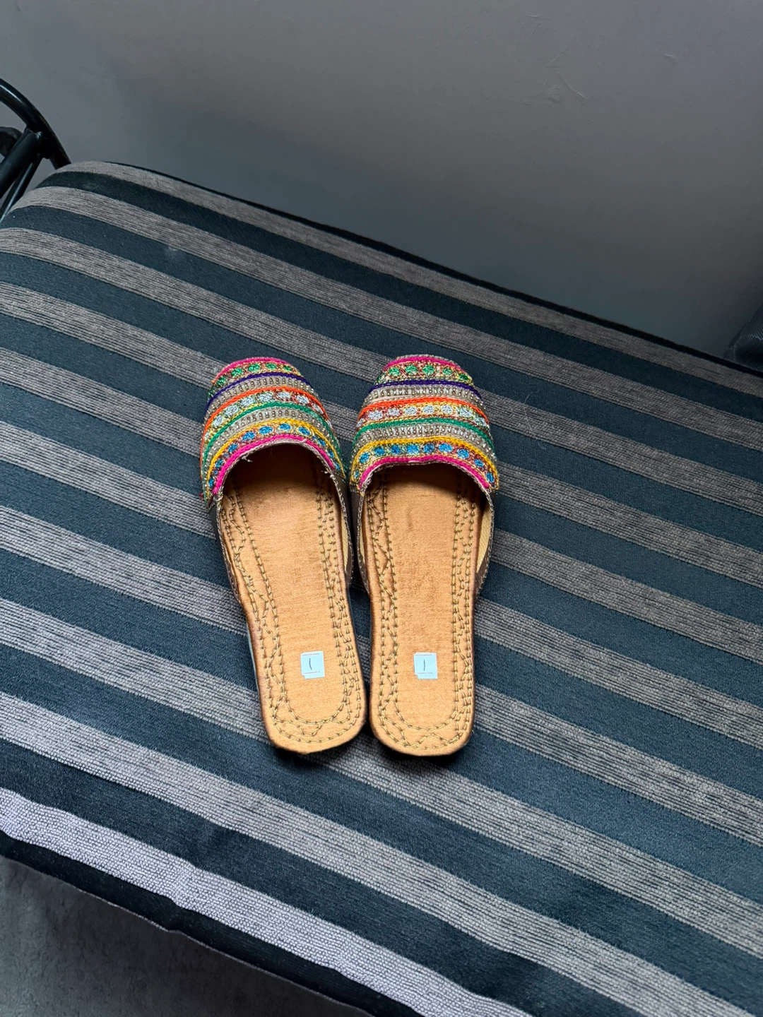 Kids Embroidered khussa