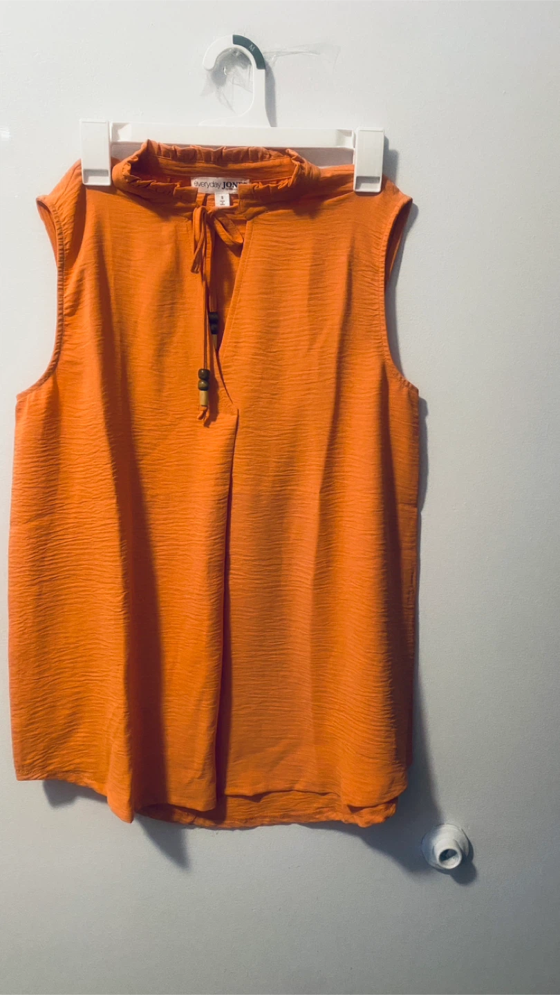 Madeline Jones size s coral tank - photo 2