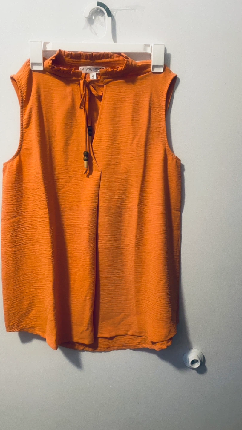 Madeline Jones size s coral tank