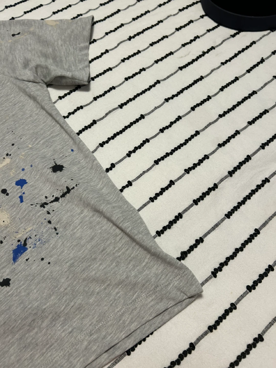 Grey Zara T-Shirt with Paint Splatter and '71' Graphic - Size L - photo 2