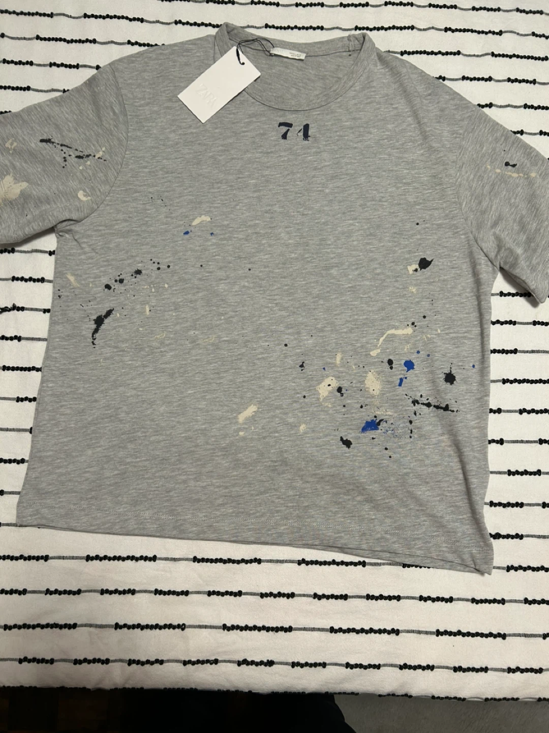 Grey Zara T-Shirt with Paint Splatter and '71' Graphic - Size L