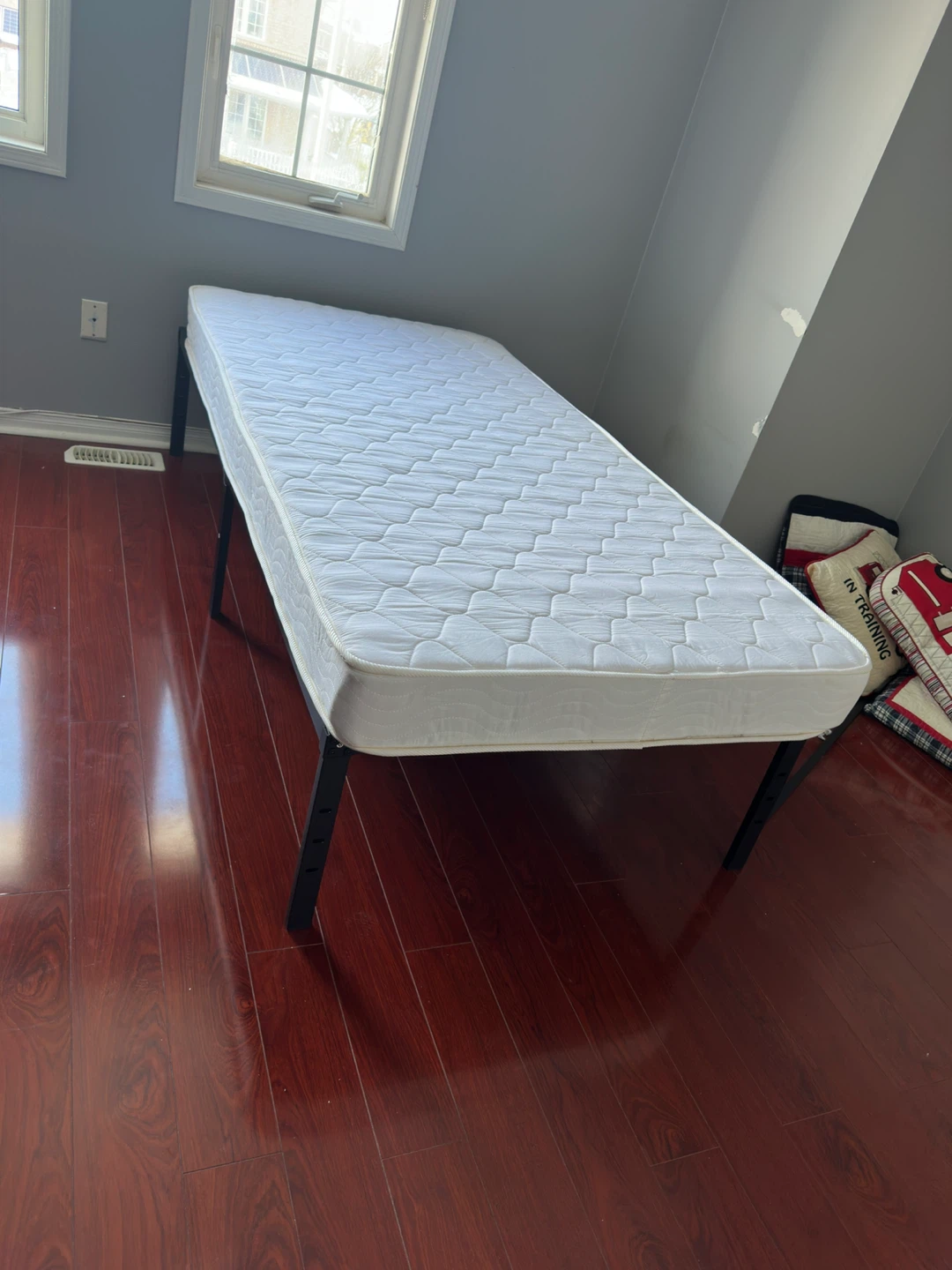 Single Mattress with Metal Frame - photo 2