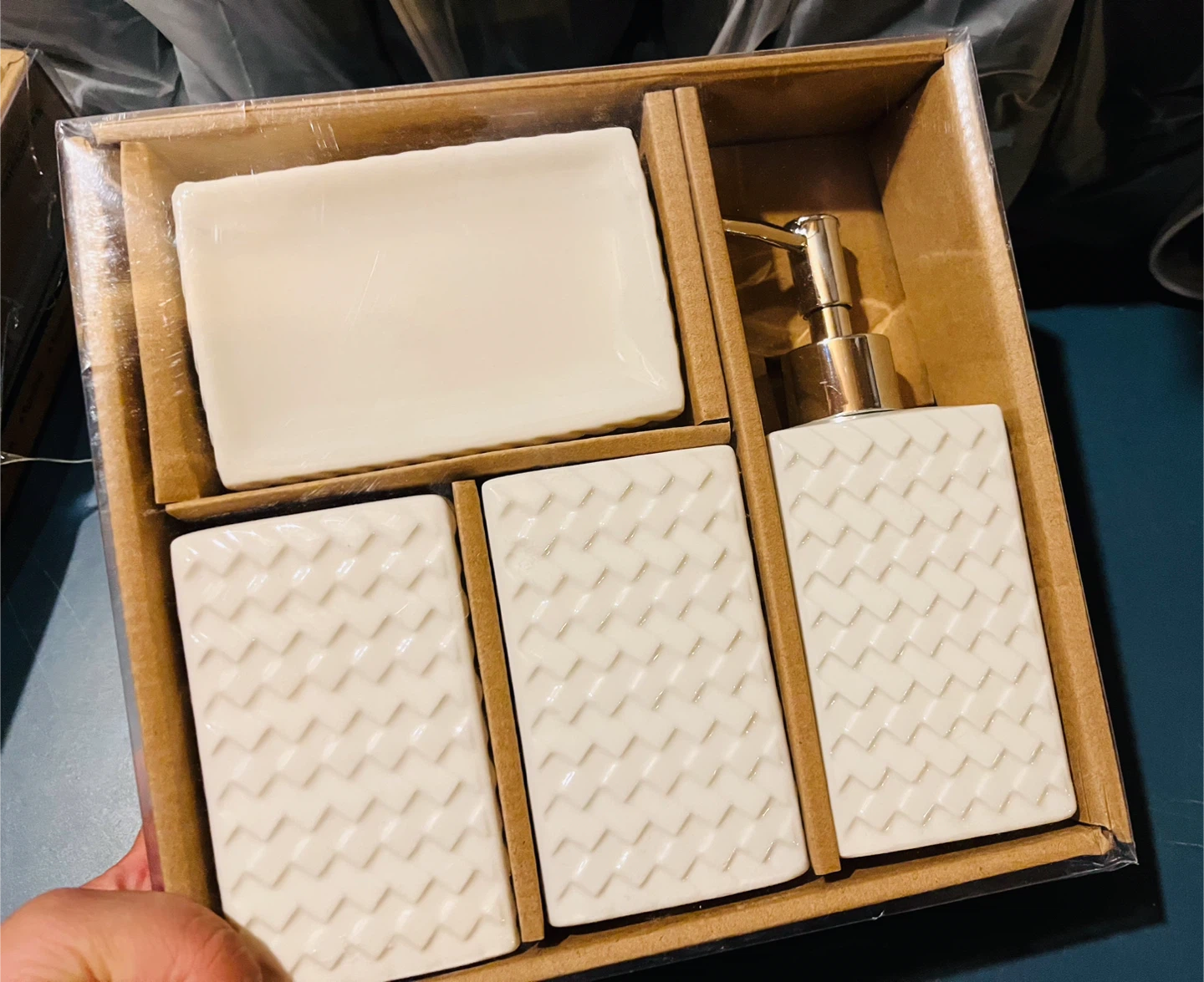 4pc bath ware set new
