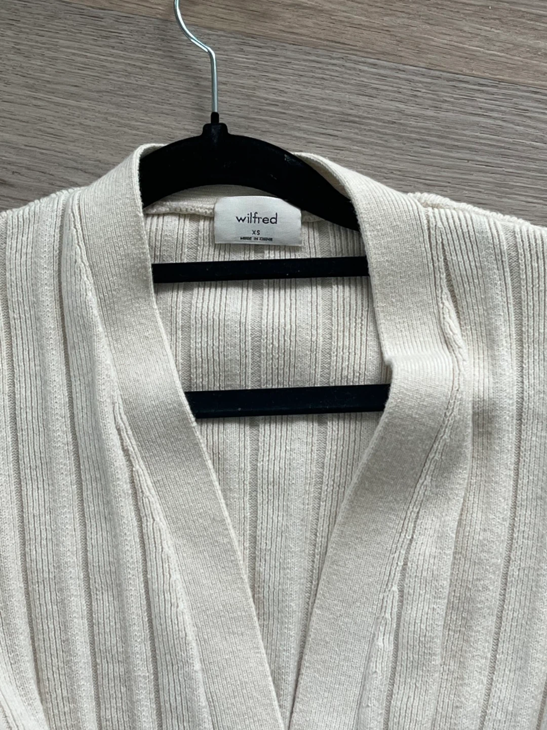 Aritzia Cream plunge cardigan - photo 2