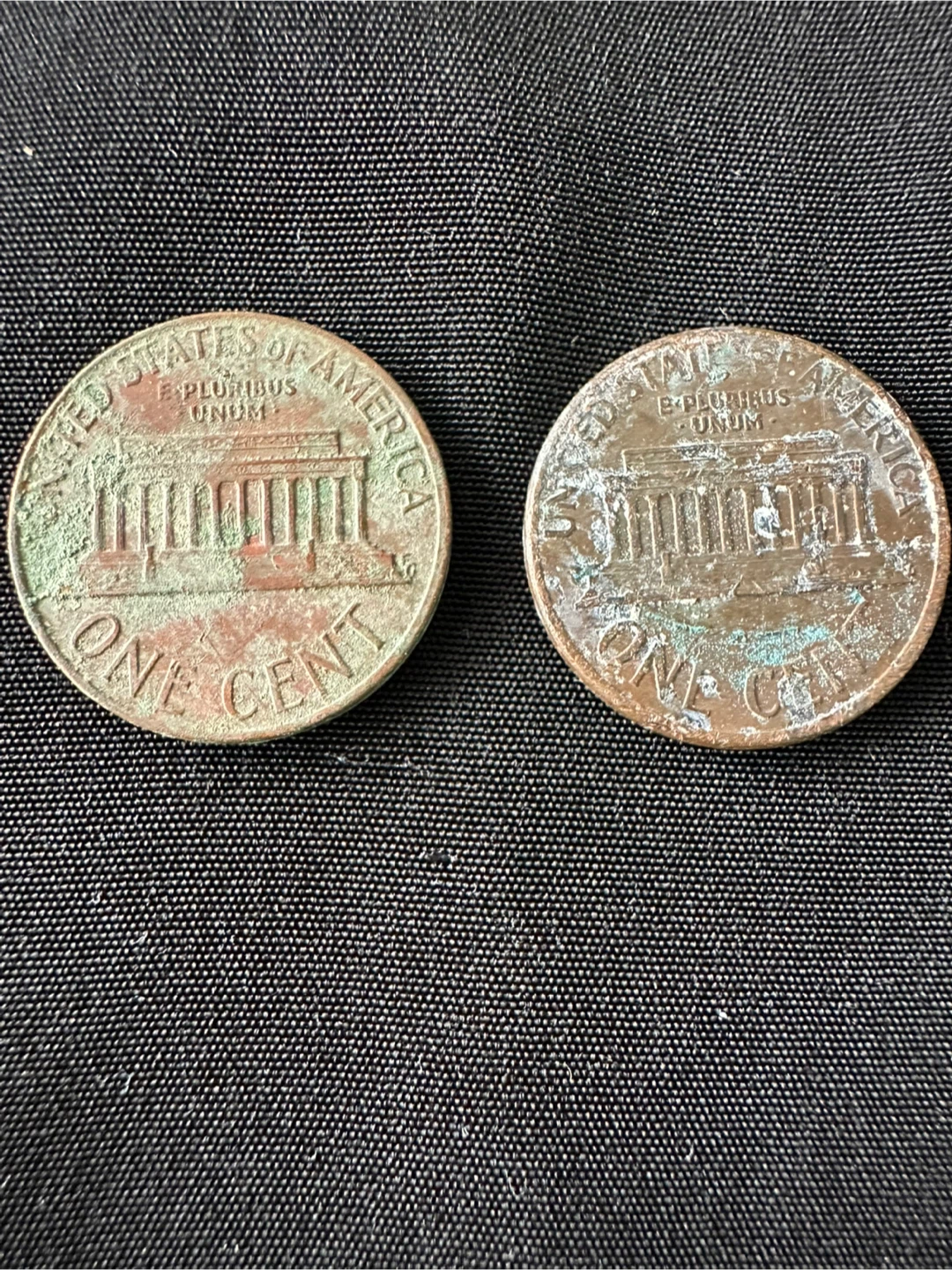 Two Lincoln Wheat Pennies