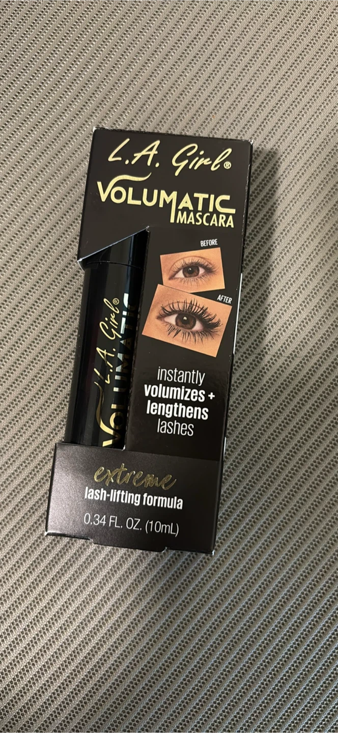 L.A. Girl Volumatic Mascara - Extreme Lash-Lifting Formula