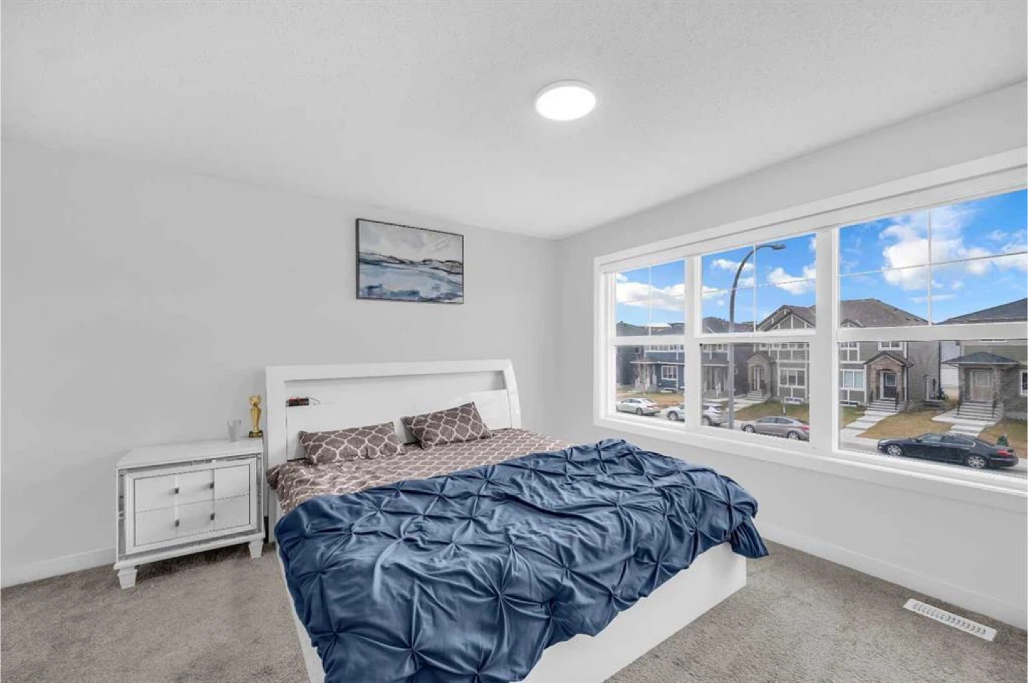 Modern White Platform Bed Frame - photo 2
