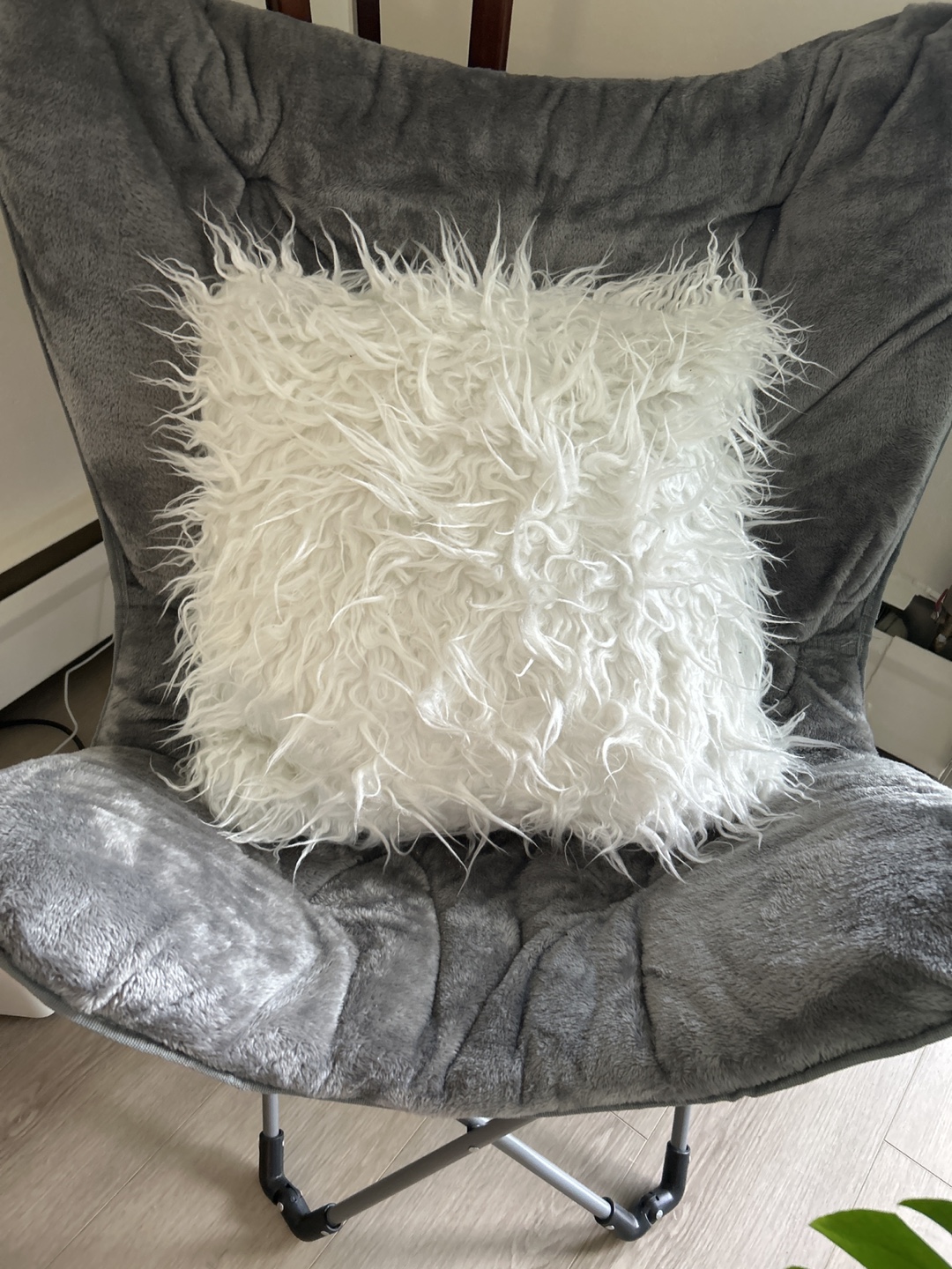 Grey Plush foldable Butterfly Chair - photo 3