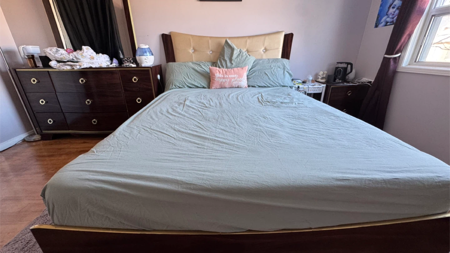 Queen bed with box and mattress - photo 3