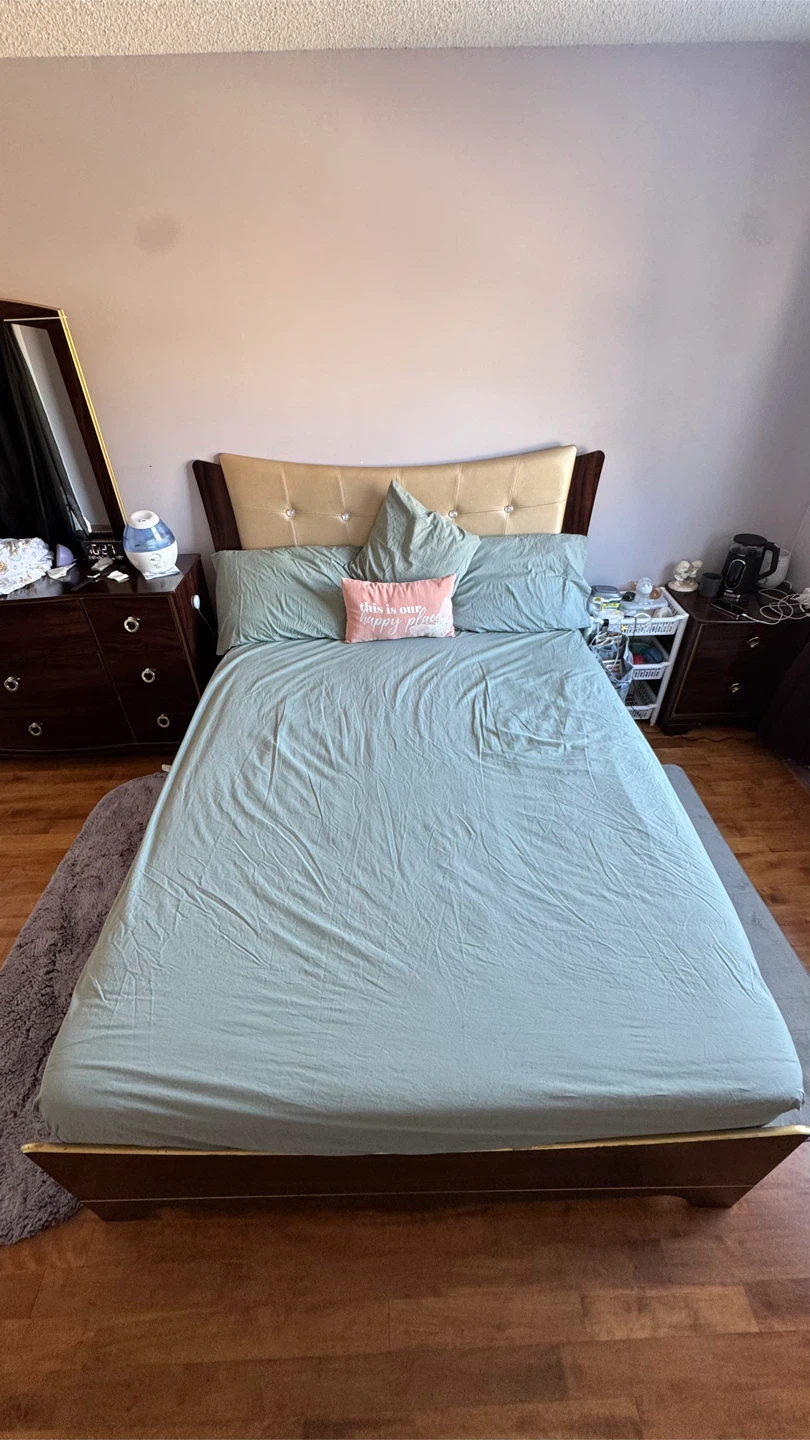Queen bed with box and mattress