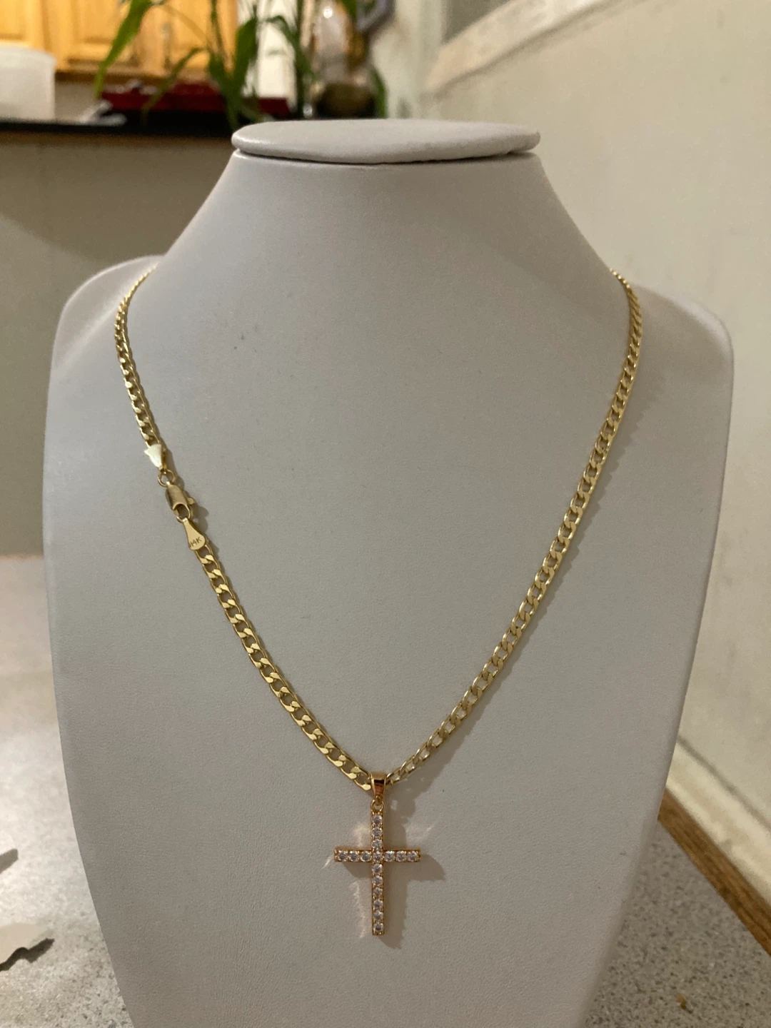 Cadena chapada en oro 14k con su dije