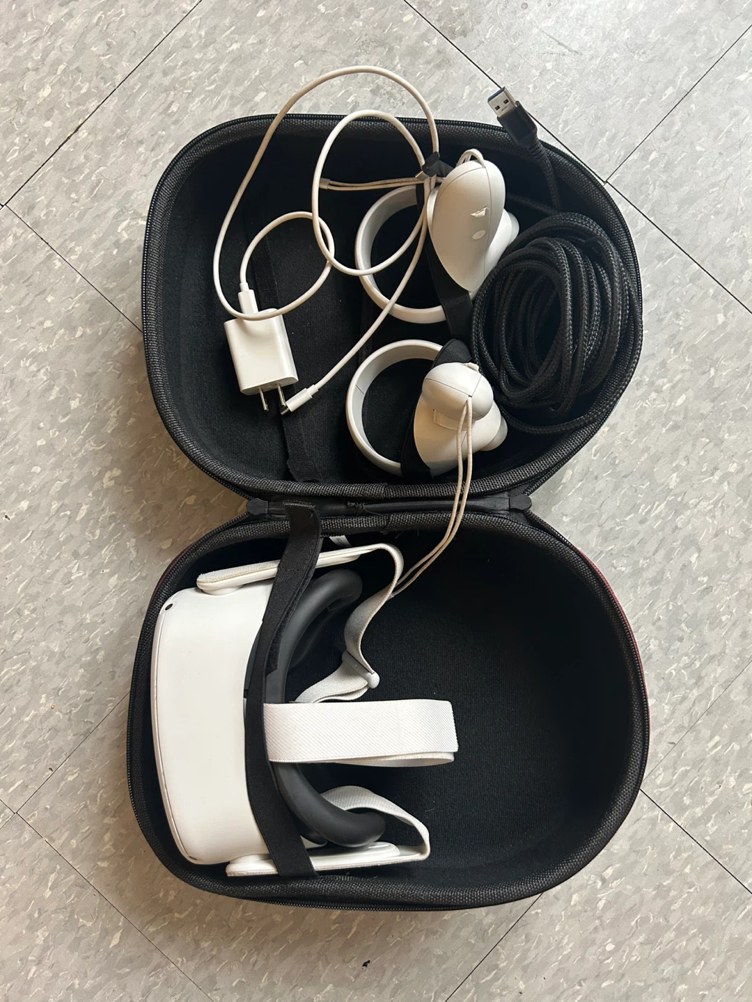 Oculus Quest 2 VR Headset with Accessories