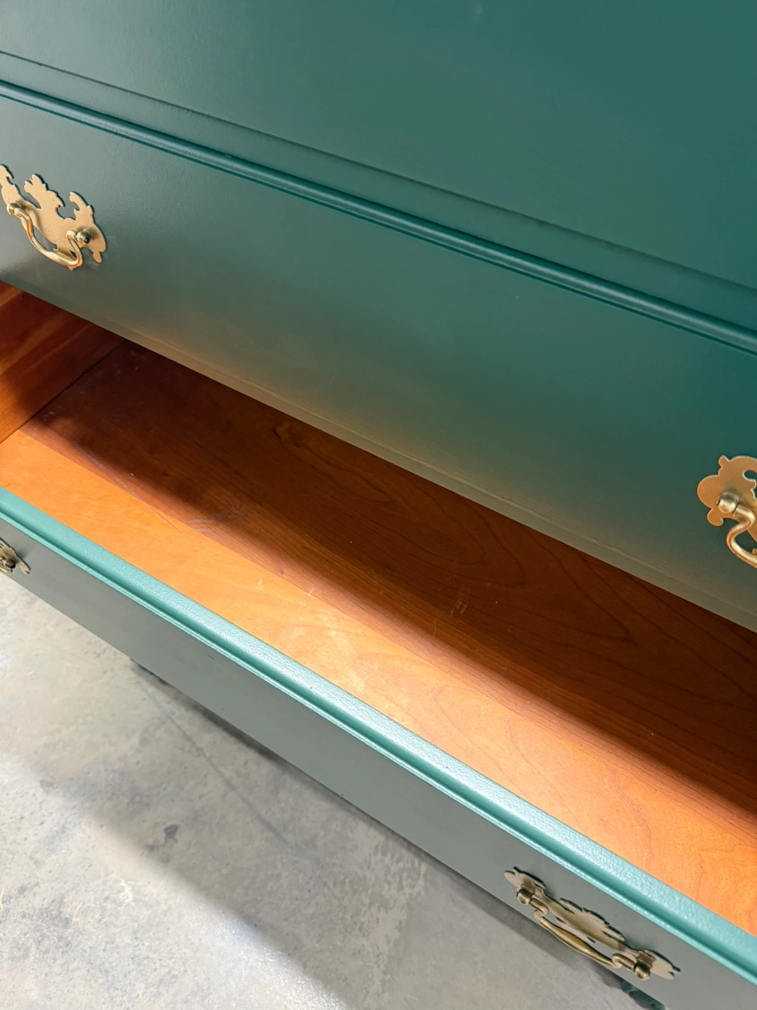 🚨Free Delivery NJ/NY Green Solid Wood Dresser - 5 Drawers - photo 4