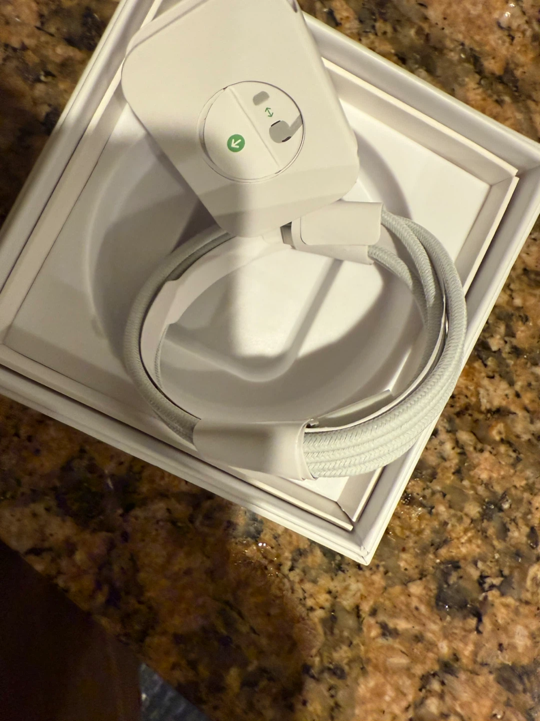 Apple AirPods Pro (2nd Generation) with MagSafe Charging Case - photo 3