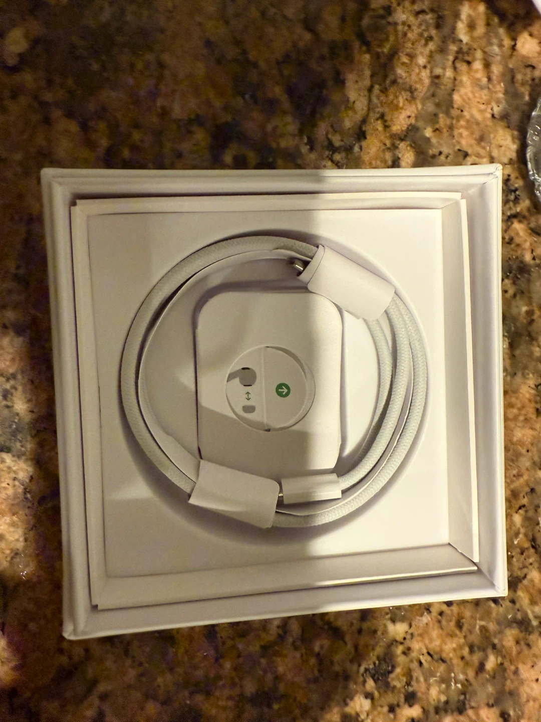 Apple AirPods Pro (2nd Generation) with MagSafe Charging Case - photo 4