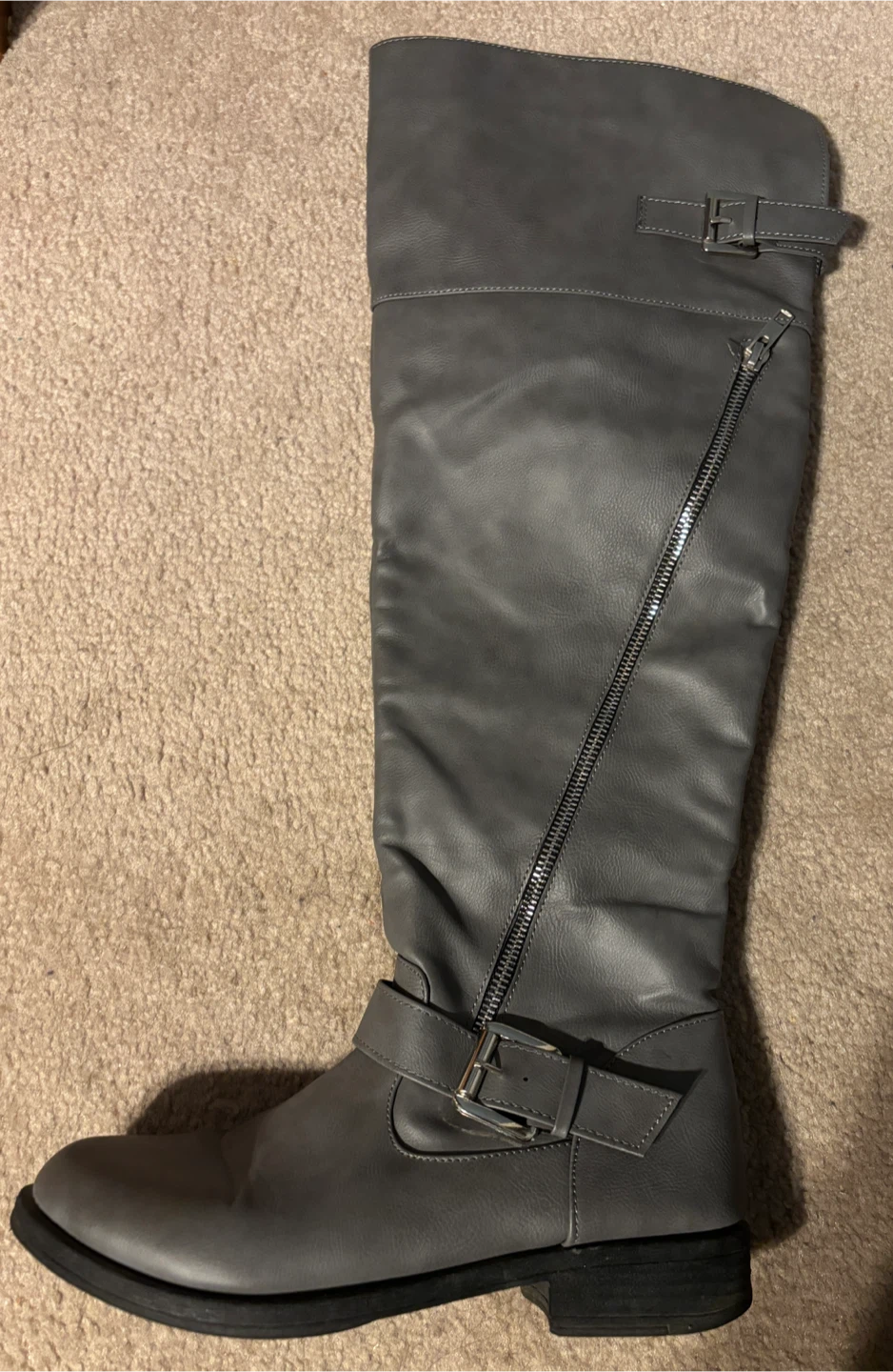 Gorgeous Knee-High Boots (size 9)