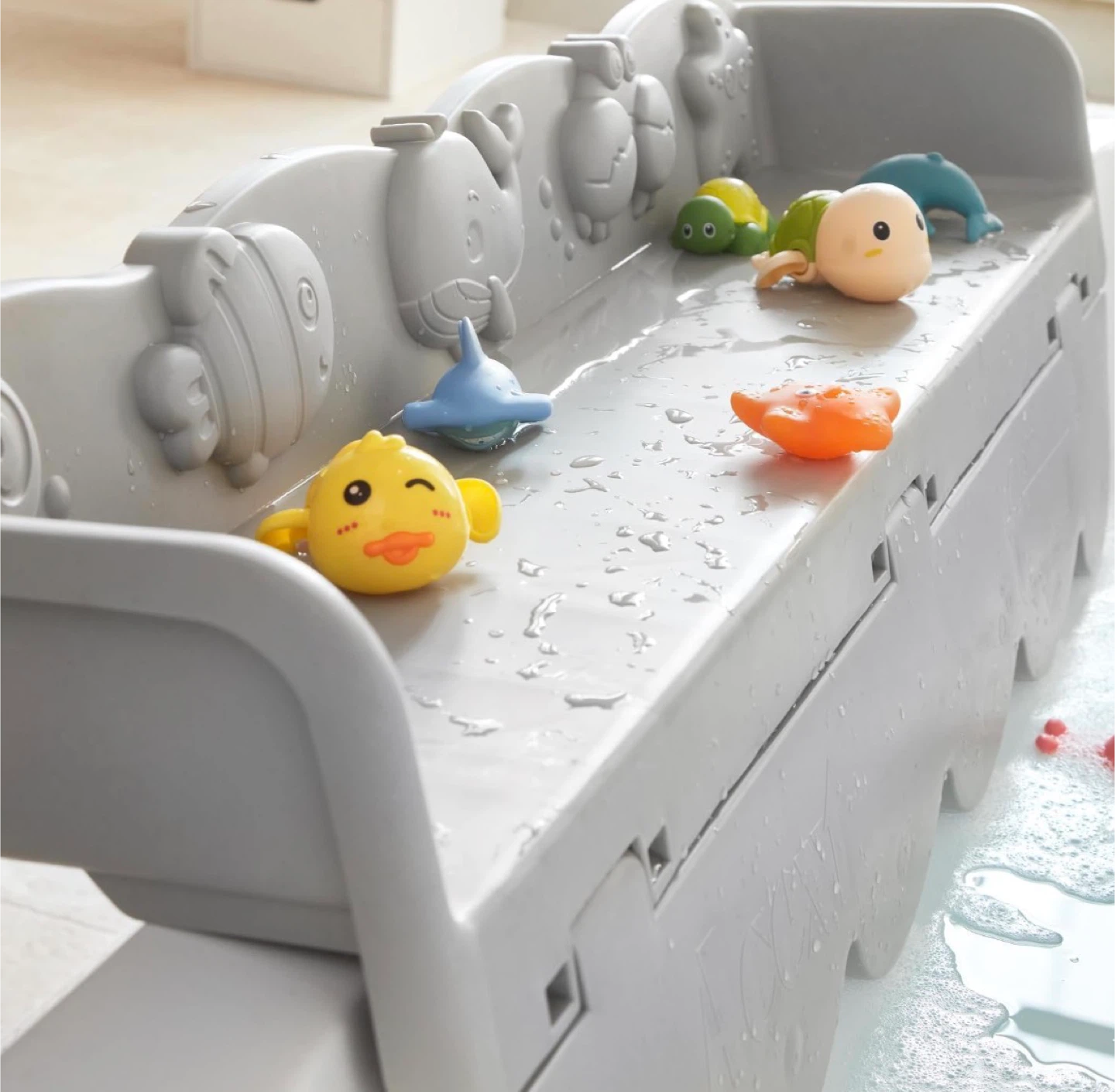 Ocean Animals Bathtub Splash Guard & Toy Tray - Brand New