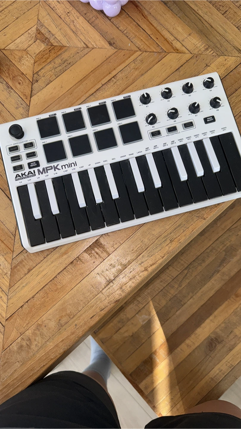 AKAI MPK Mini MIDI Keyboard Controller