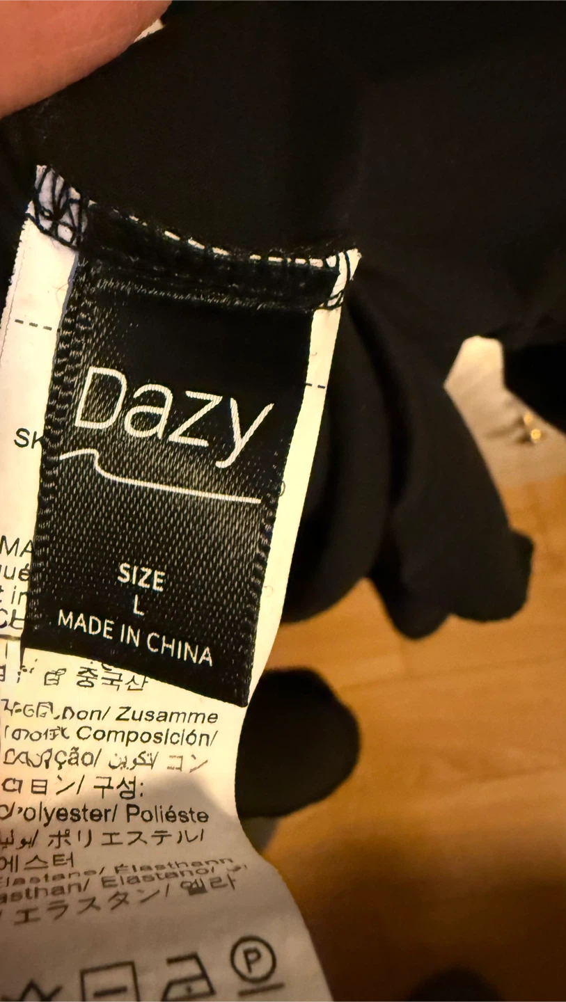 Dazy Black Manhattan "Sleepless City" Graphic T-Shirt Size L - photo 3