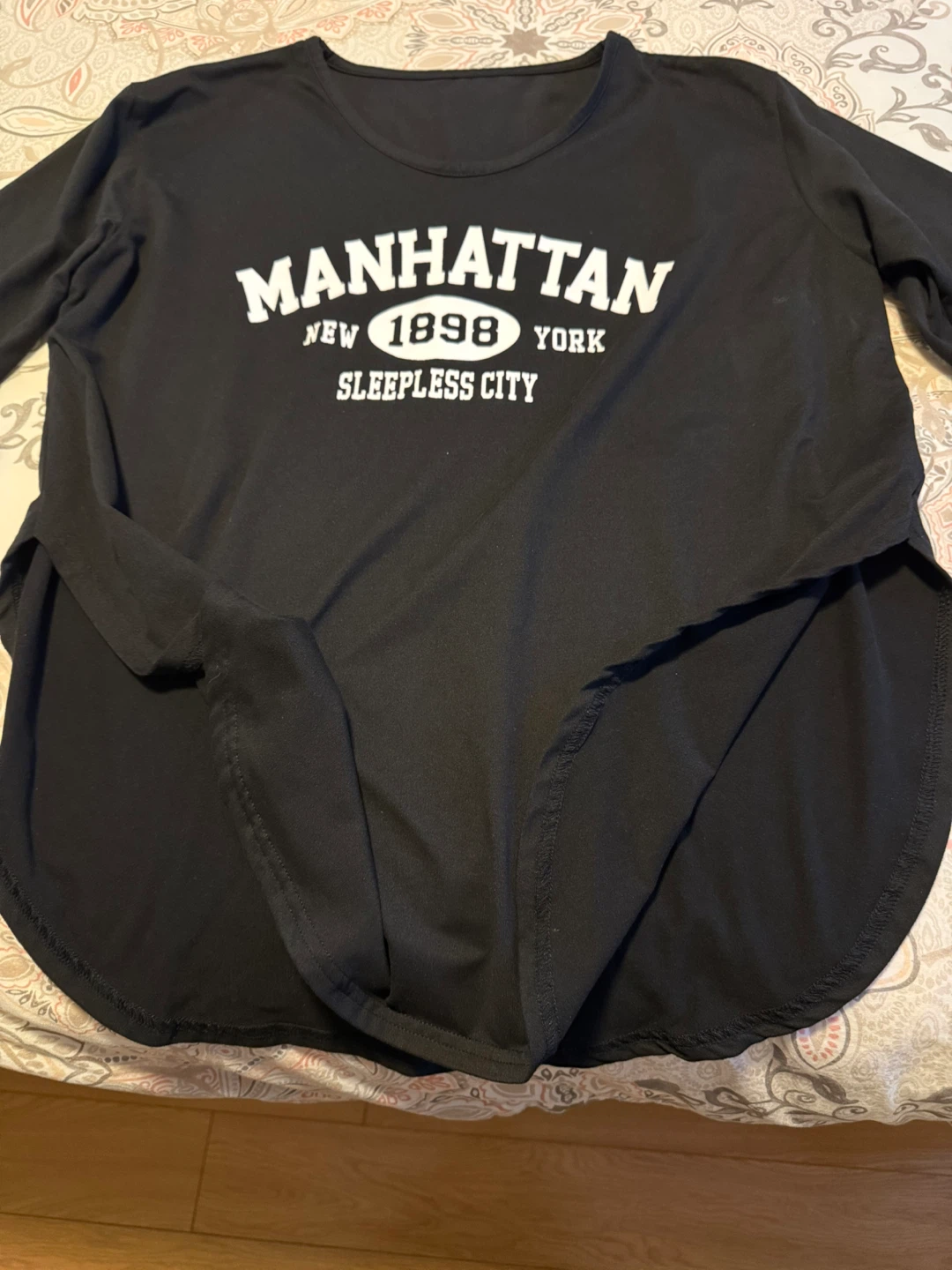Dazy Black Manhattan "Sleepless City" Graphic T-Shirt Size L - photo 2