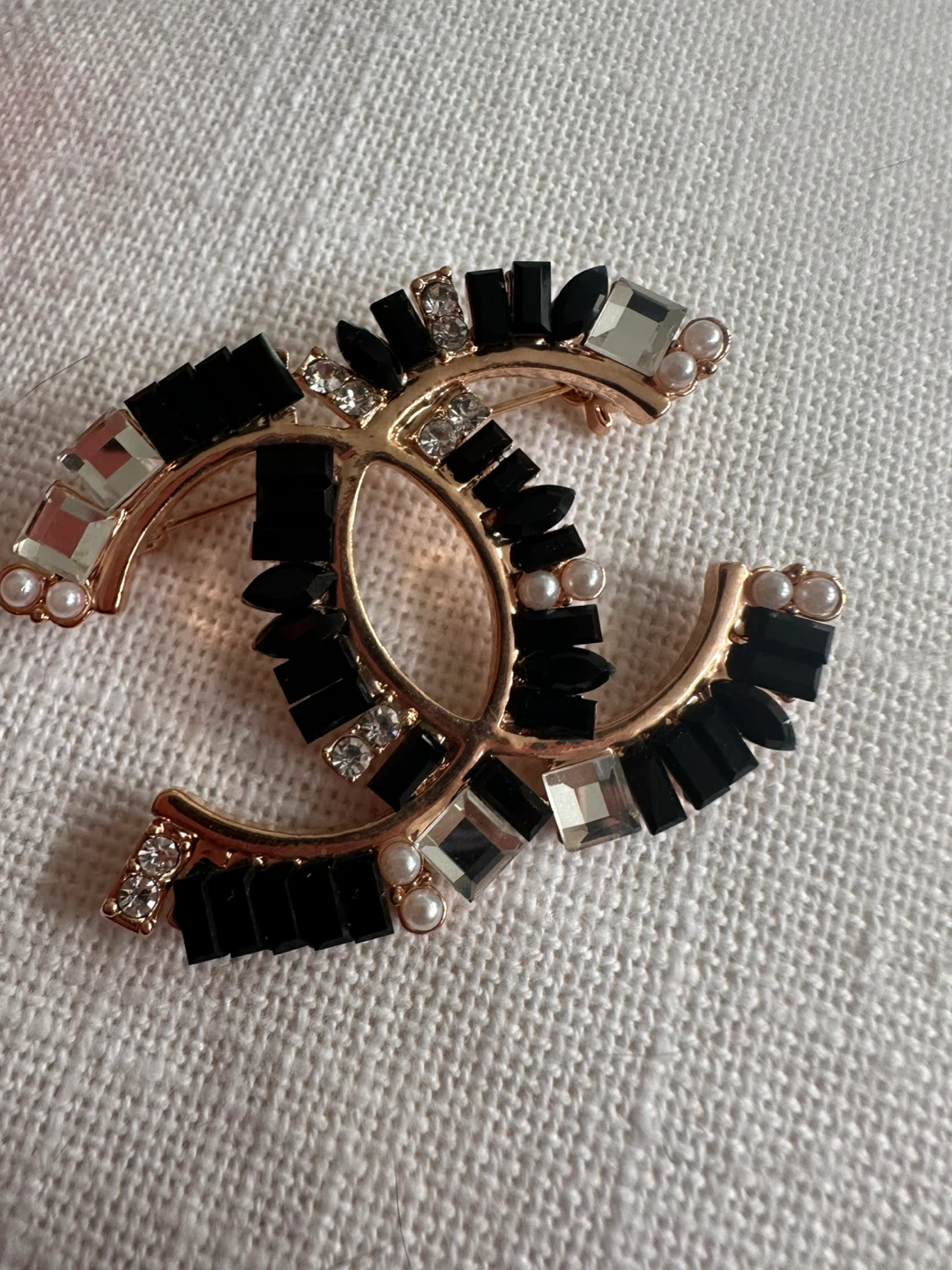 CC Brooch with pearls Black and Clear Gems - photo 3