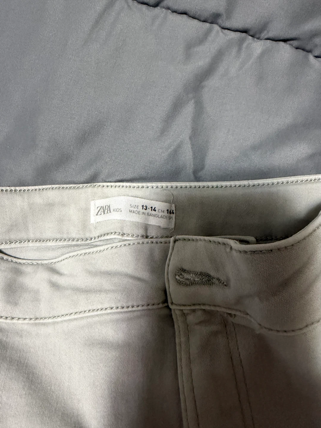 Lot of 3 Pairs of Jeans - Old Navy, American Eagle, Zara Kids - photo 5