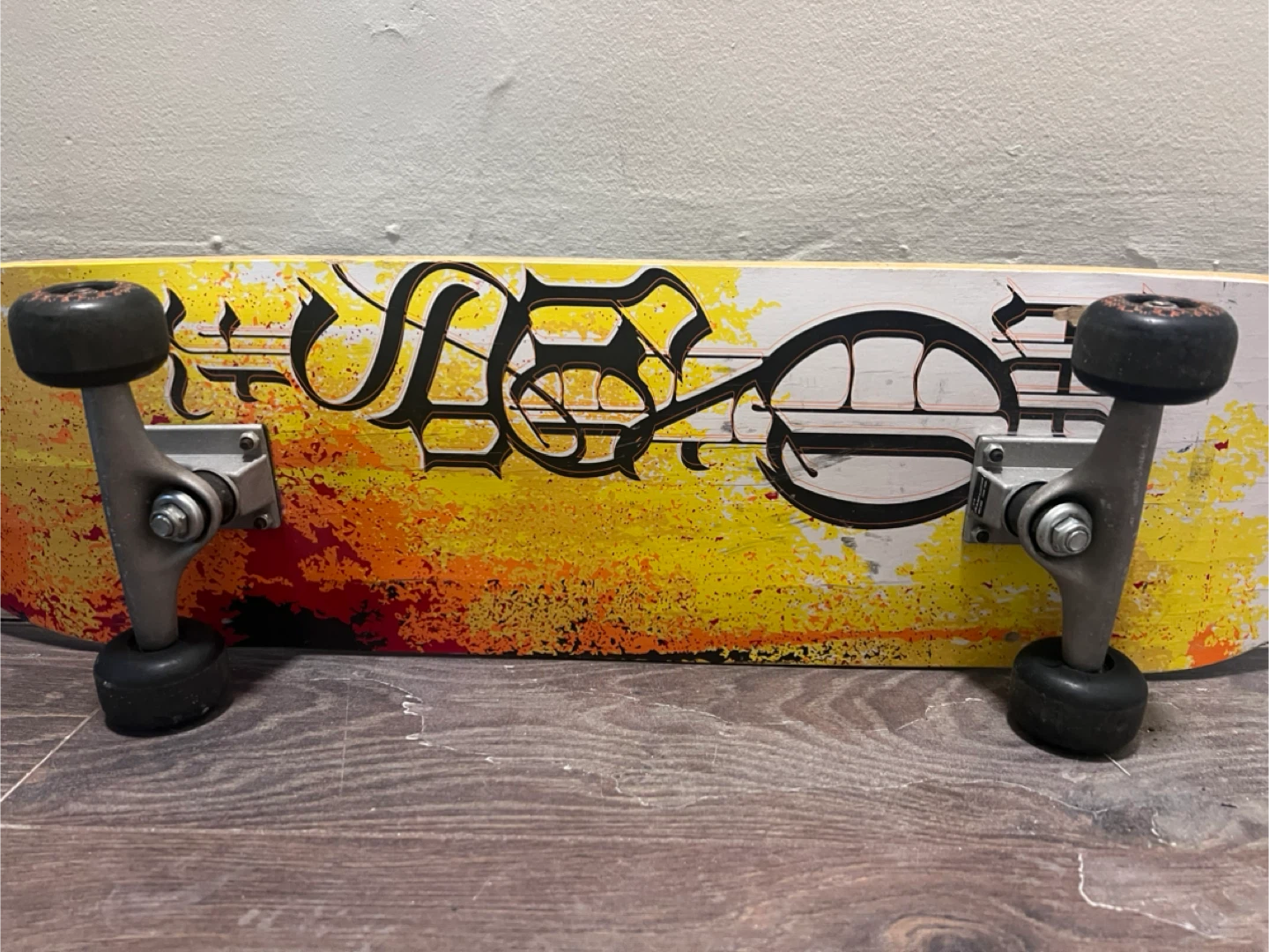 🏆Skateboard with Custom Design