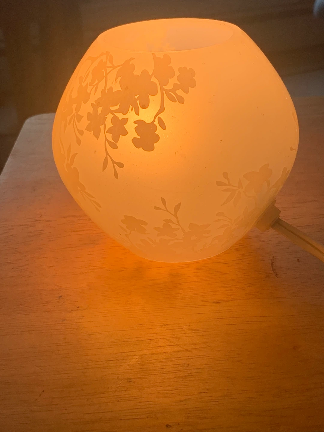 Frosted Glass Lamp with Floral Etching (IKEA) - photo 2