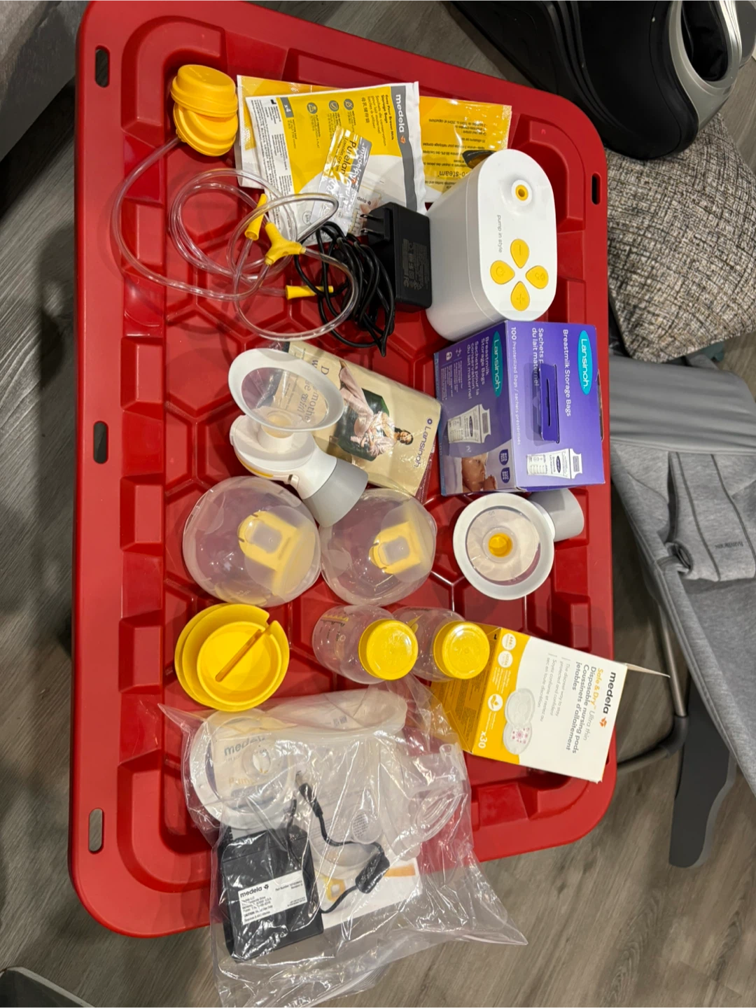 Medela Pump in Style Breast Pump with Storage Bags