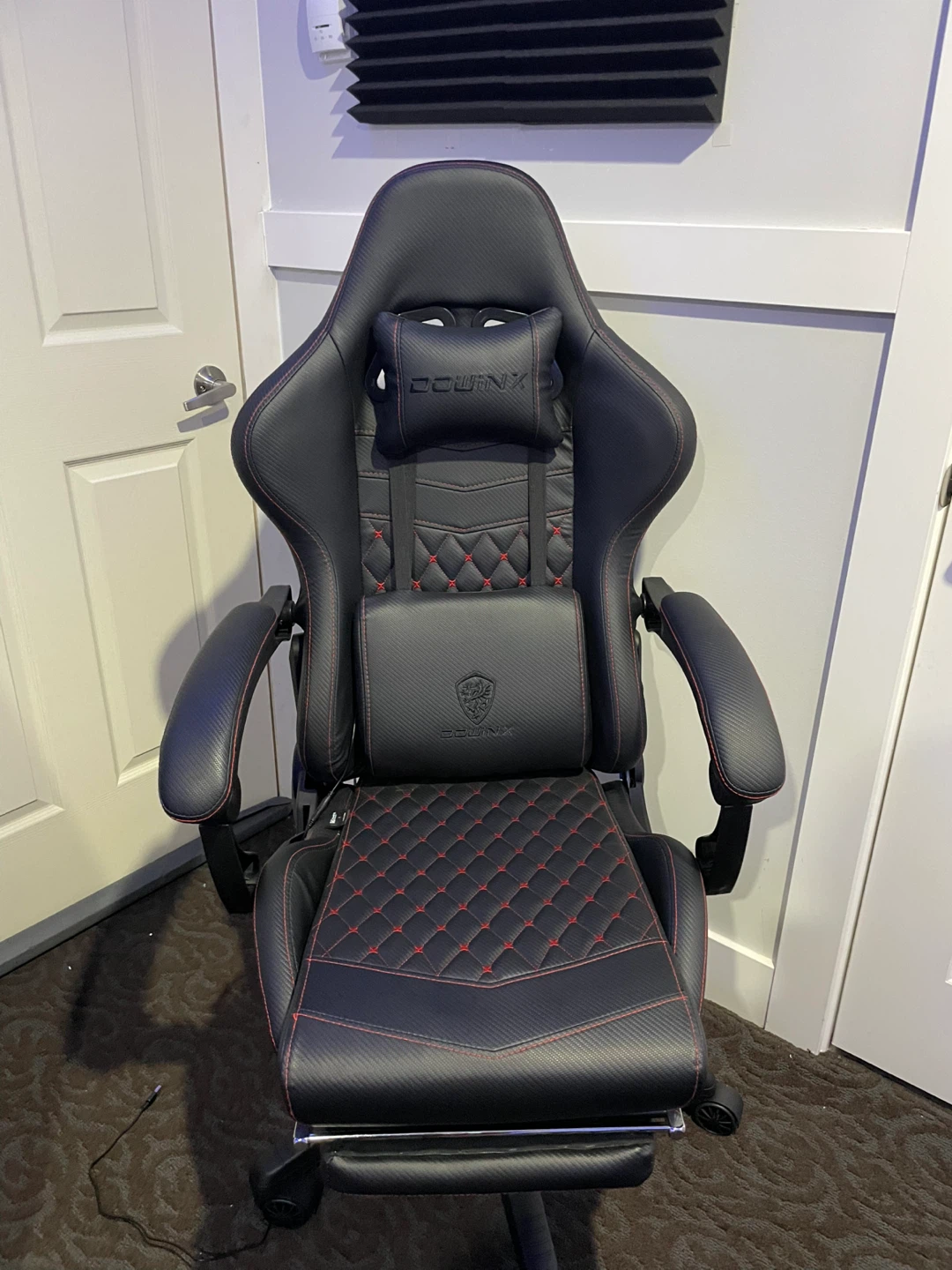 Gaming Chair with Footrest - photo 4
