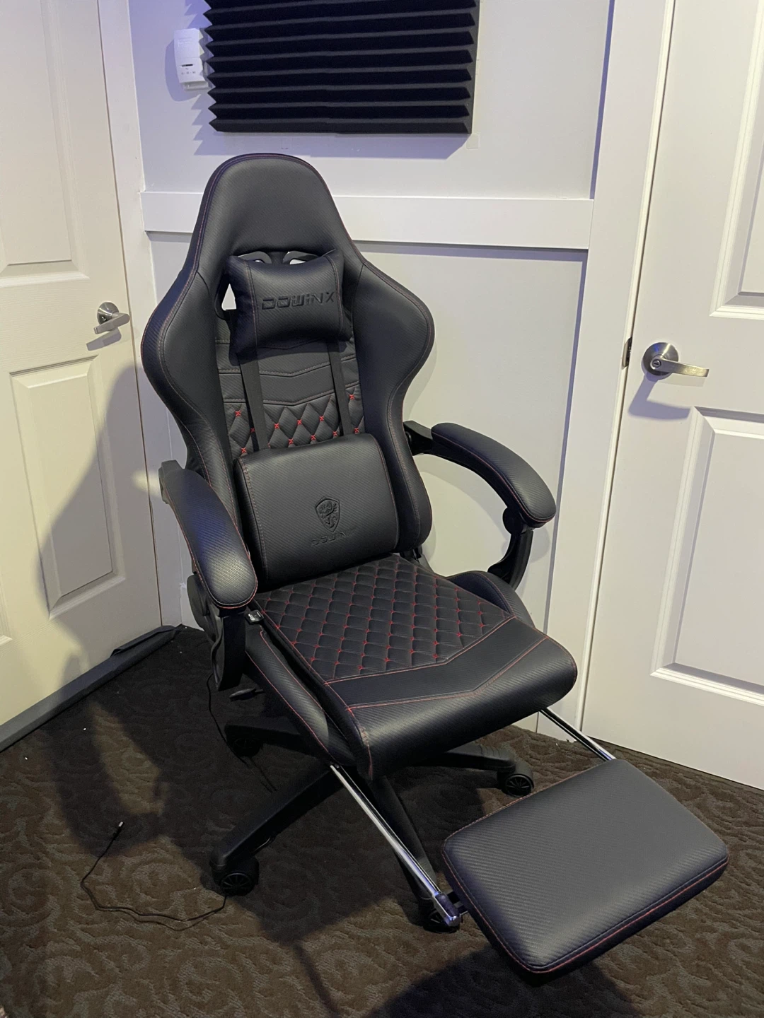 Gaming Chair with Footrest