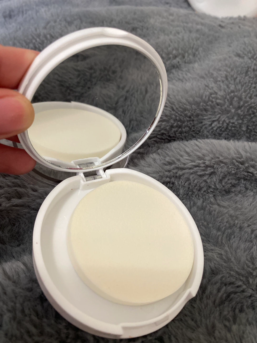 Beyond Beauty Pressed Powder - photo 3