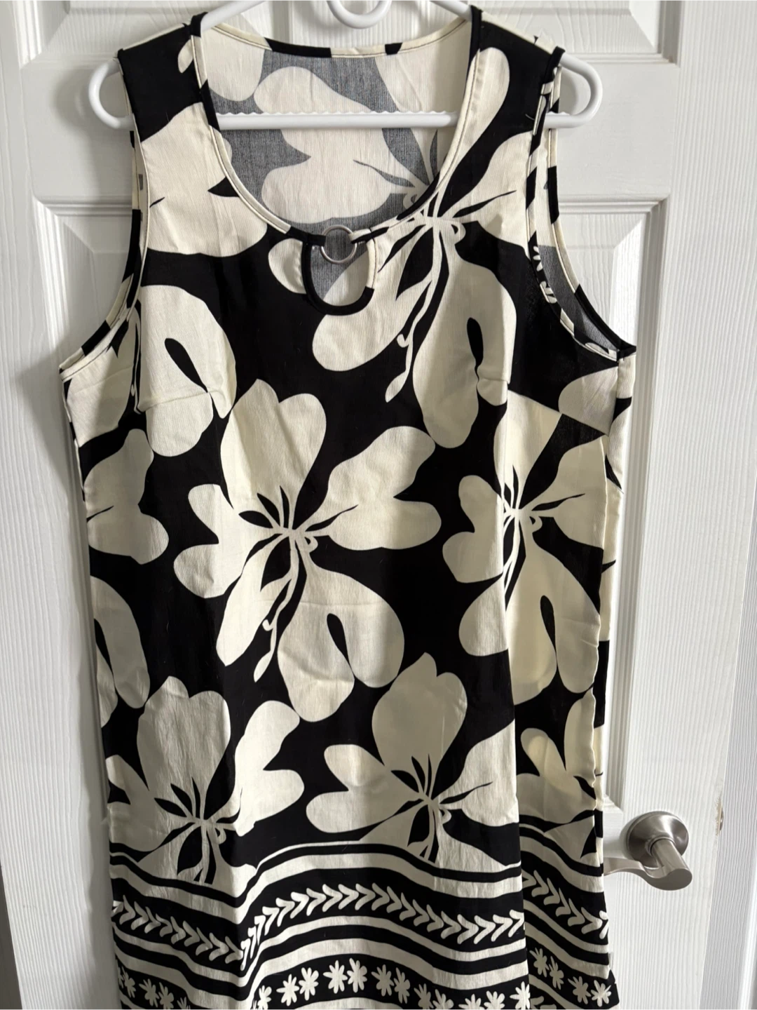 SHEIN Black and White Floral Print Sleeveless Dress - 1XL