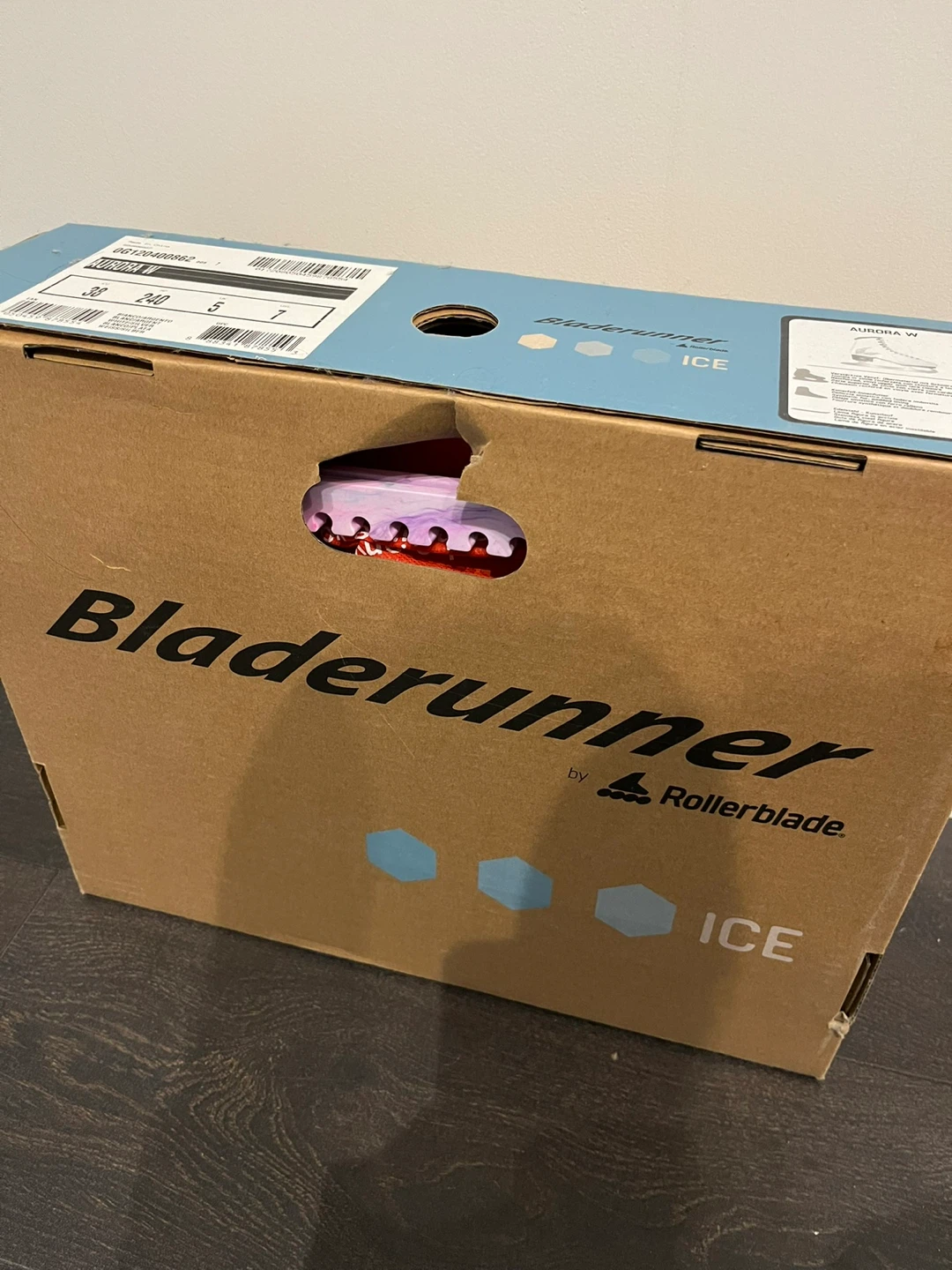 Bladerunner Women's Aurora Figure Skates - Size 7 - photo 3