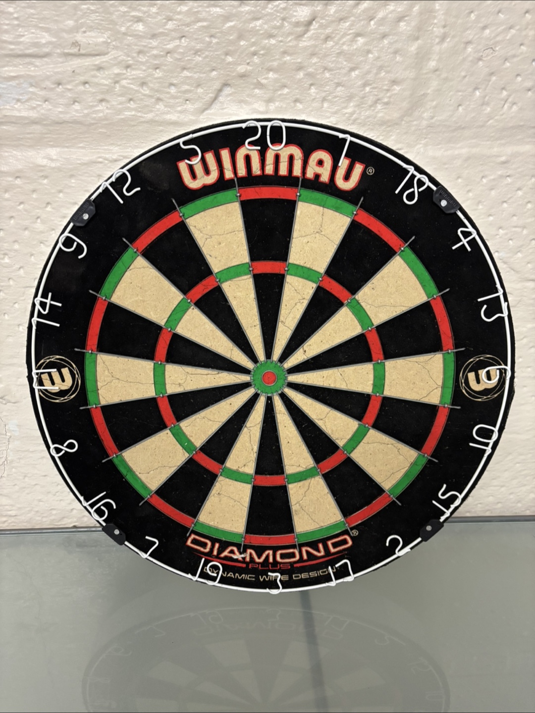 Winmau Dartboard Set with Cabinet and Darts